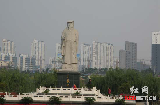 (ʥ֮Ĺ硣)
