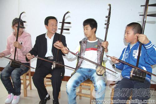 不息的耕耘五彩的人生—记庆云县退休教师杨连印