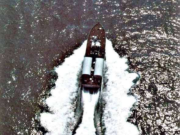 �й������ར��Эͬ��ս����һ���½�ͧ��װ