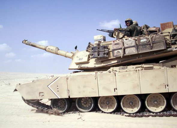 ��½������89��M1A1��ս̹�˻���ս��ѹ��(ͼ)