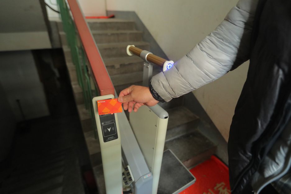 ����ʽ����ÿ���ۼ�2.3��Ԫ��ȫ���ɾ����Էѹ���װ����Ҫʹ�õ�ס���Ϳ��԰�ƽ̯�����μӡ��ڳ���ɷѺ��õ�һ�Ŵſ���