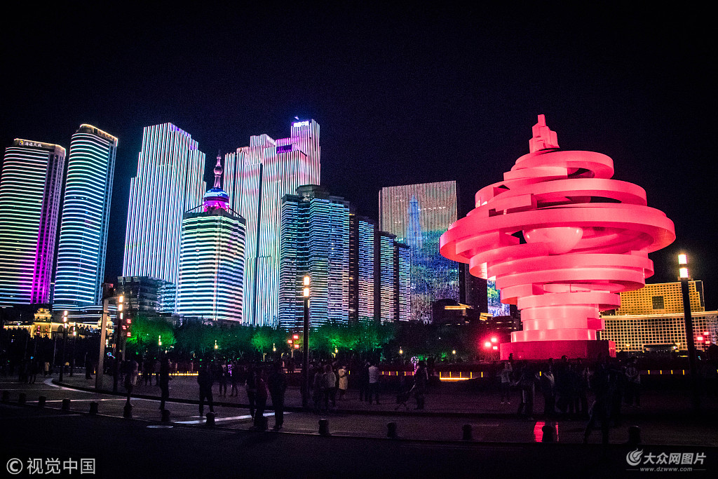 53ൺĹ㳡ģʽΪ˴Ȧ졣ġµķ硱ںɫĵƹ貶Ŀ˸ɽ壬ൺ·ңӳͬΪൺеƬ