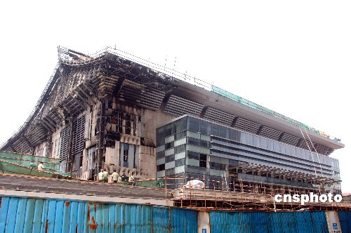 图文-北京大学奥运乒乓球馆着火火灾后的场馆全貌