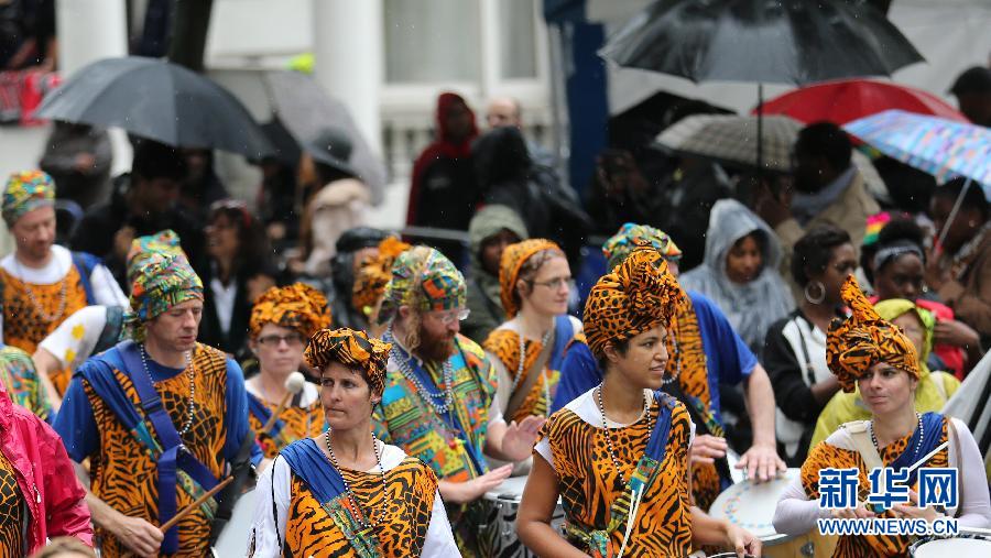 8��25�գ���Ӣ���׶أ������߲μ�ŵ��ɽ�񻶽����л��