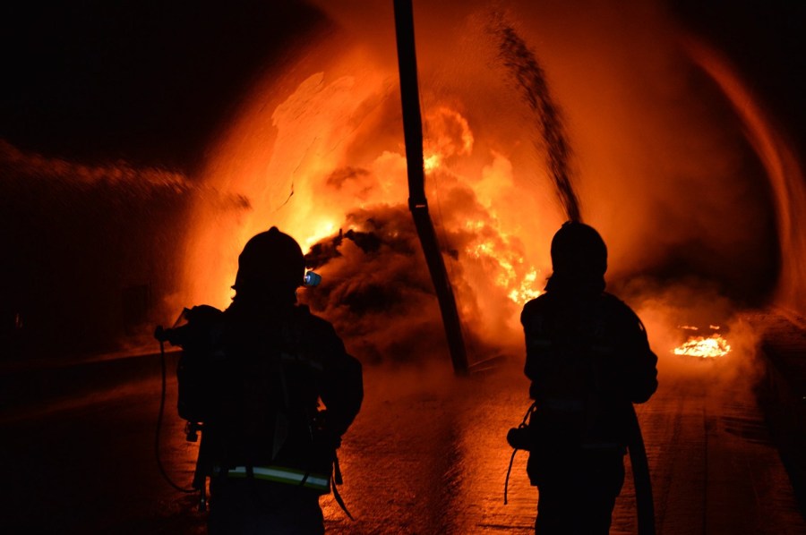 2014��3��11�գ�������������������ڷ���һ��ҳ���ȼ�¼������ϼ�ֵ������Ԫ����֯Ʒ�ٻ���Ϊ�ҽ����¹ʵ��¹�·���������﷽��ͨ�ж�10��Сʱ��