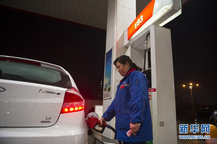 3��26�գ����պϷ���һ�Ҽ���վ�Ĺ�����ԱΪ���������͡��»�����߶�����