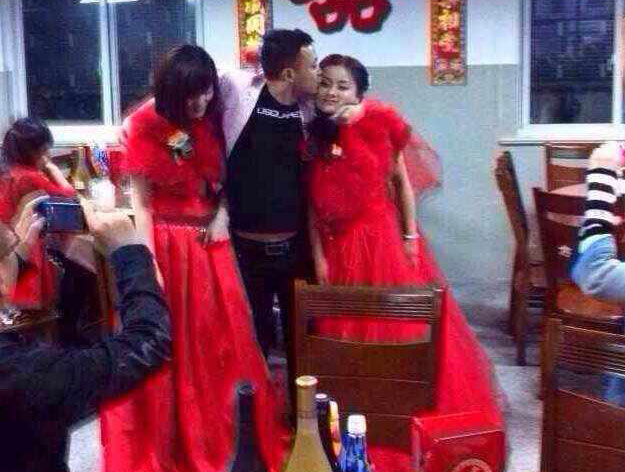 ������ɽ�������ͷ���и��е�Ȣ���������š���Ƭ�ϵġ����ɡ��Ǹ�80����ʷ�������ʷĳ������������е��κ�һ�˶�û�еǼǽ�顣