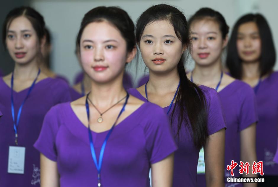 7��13�գ�491���������־Ը�����Ͼ��侯�����ܶ�ѵ�����ؼ������࣬����ȫ���������Ͼ������У�Ĵ�ѧ������������á����ʼѡ����߾���1.68�����ϡ�Ӣ��ˮƽ��4�����ϡ�