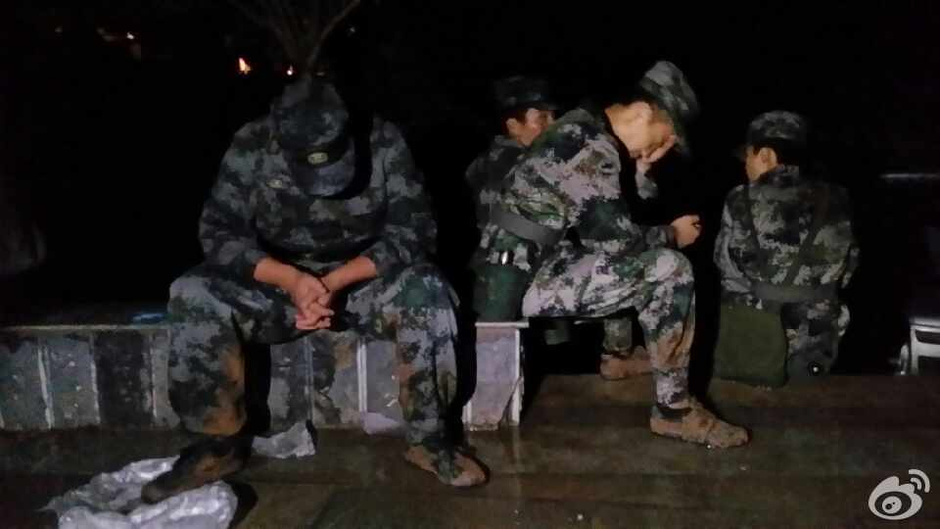 2014��8��3��16ʱ30�֣�����ʡ��ͨ��³����(��γ27.1�ȣ�����103.3��)����6.5��������Դ���12�������ͳ�ƣ�����8��4��7ʱ������³���������373�����ѡ�ͼΪ����ľ�Ԯ�ٱ���