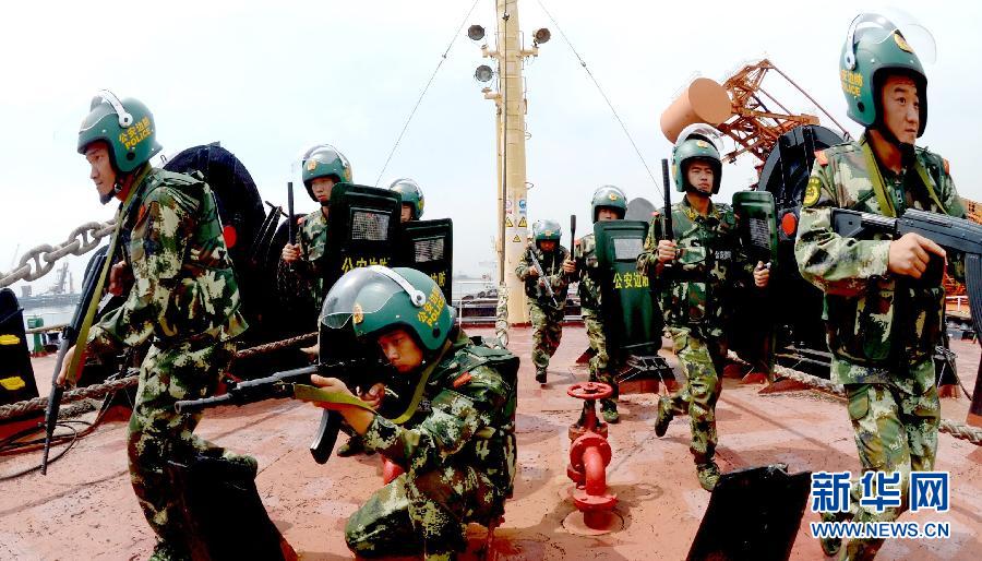 8��13�գ��ػʵ��߷����վ���ڷֶӹٱ��ڷ��ִ�ͻ������������