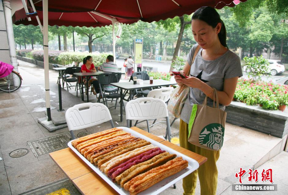 8��26�գ��������ֻ������ɫ������